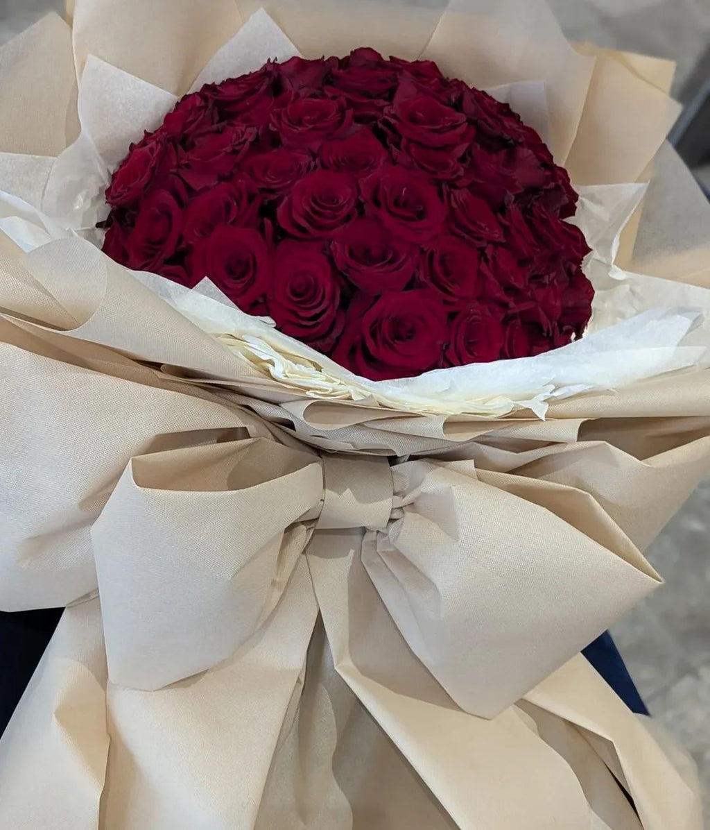 Red roses obsession
